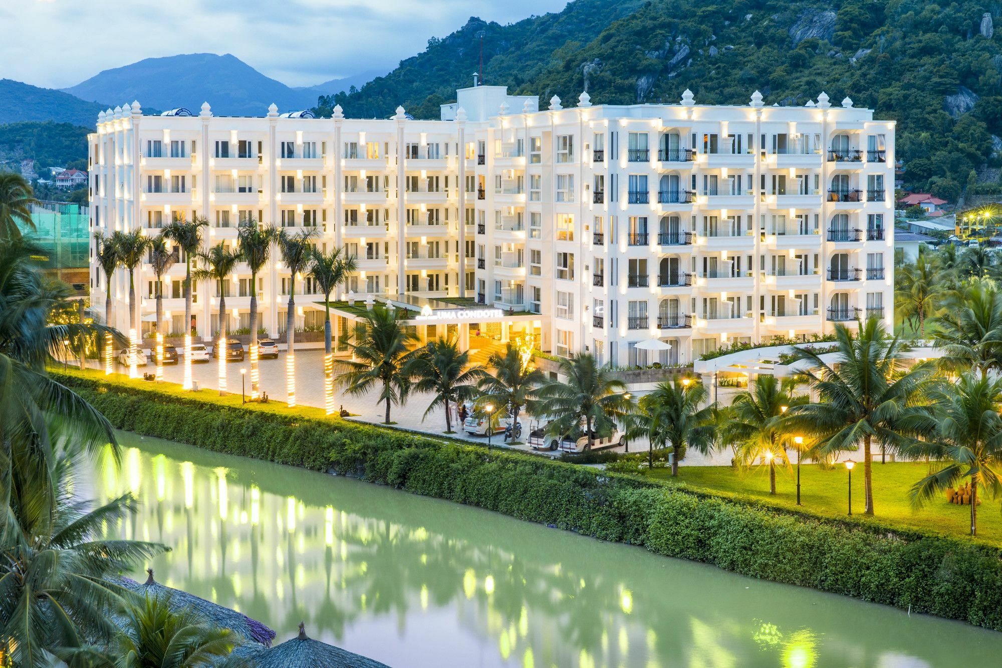 Cham Oasis Nha Trang Resort Condotel Екстер'єр фото